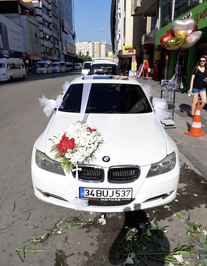 Gelin Arabası Lilyum & Beyaz Güller
